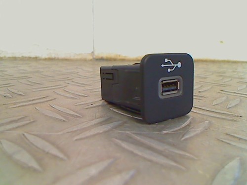 Port aux usb fiat 500x - port, aux/usb
