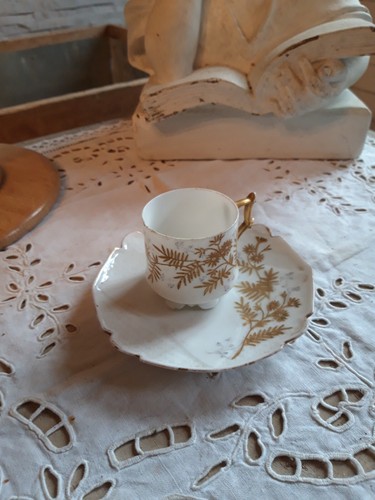 Ancienne petite tasse et - ancienne,