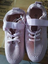 Baskets  a Scratchs et Lacets