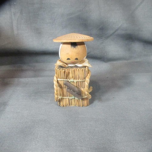 Vintage kokeshi doll - kokeshi, square