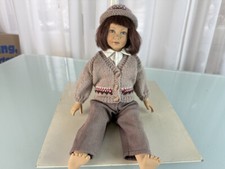 Poupée d'artiste en vinyle