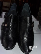 Une paire bottines - bottines/boots, à