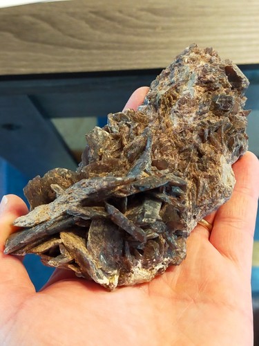 Jolie axinite marron skardu - axinite,