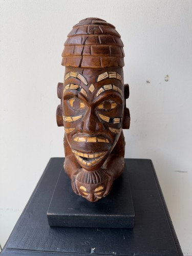 Figure proue pirogue - de,