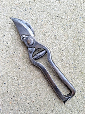 ANCIEN SECATEUR DE VIGNE