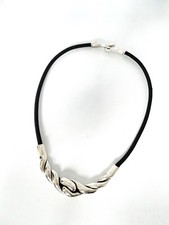 Collier ras de cou UBU Paris