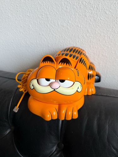Vintage tyco garfield phone - garfield,