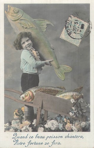 Enfant porte gros poisson - cp,