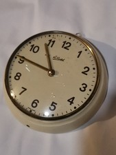 pendule murale Métal annees 1970 Le Castel