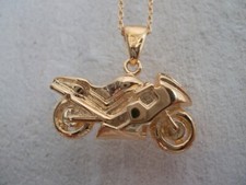 Collier pendentif  Moto taille 45 cm plaqué or 18 carats 750/000 garanti