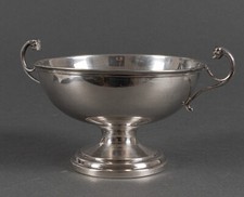 Coupe de mariage sur pied douche en argent avec prises têtes d'animaux H5446