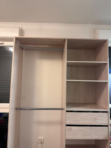 Penderie ouverte pour - pour, chambre