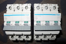DISJONCTEUR TRIPHASE 40A