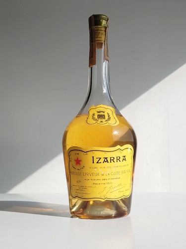 Bouteille liqueur izarra - bouteille,