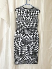 Robe HABILLEE ELEGANTE IMPRIMEE Femme Taille 38 Noire Blanche EXTENSIBLE