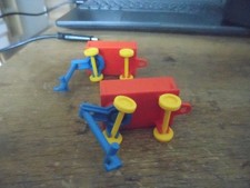 2 Petits chariots a bras Rouge  Enfants PLAYMOBIL