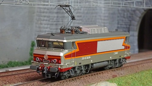 Models 10492s locomotive - ls,