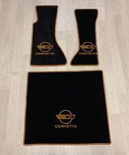 Tapis De Sol De Coffre Set Pour Chevrolet Corvette C4 Logo Cognac 3 Pièces.