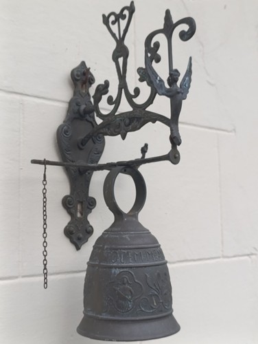 Ancienne cloche porte - cloche,