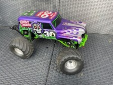 Traxxas Stampede Grave Digger Limited Edition + batteries, chargeur, pneus...RTR