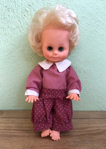 Petite poupée ari - ari, vintage