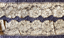 Dentelle ancienne, faite main