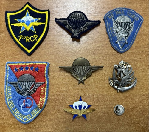 Lot insignes tissus et - d’,
