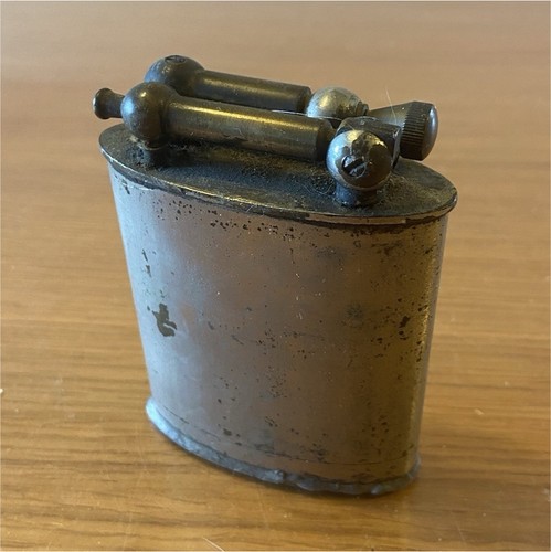Briquet essence - à,