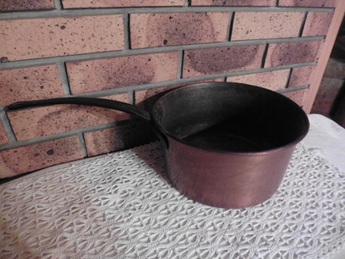 Ancienne grosse casserole - grosse, en