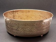 Art Nouveau - Jardinière en laiton a décor de houx (?) vers 1900