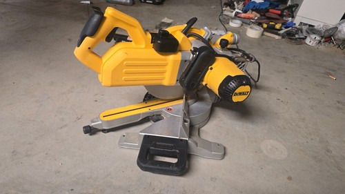 Scie onglet dewalt - scie,
