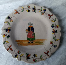Assiette en faïence de