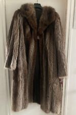 Manteau de fourrure en