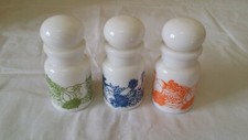3 Pots à épices en verre opale provenant de Belgique