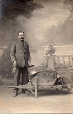 BJ721 Carte Photo vintage card RPPC Homme brouette outils décor studio lac