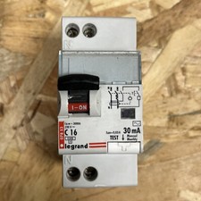 DISJONCTEUR DIFFERENTIEL LEGRAND à Vis  16 A Courbe C Type AC 30mA Rèf 07852