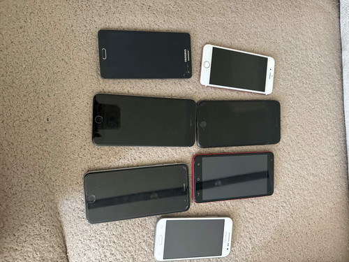 Lot téléphone hs - de,