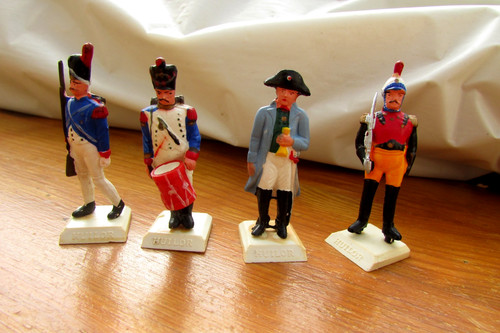 Huilor figurines - 4,