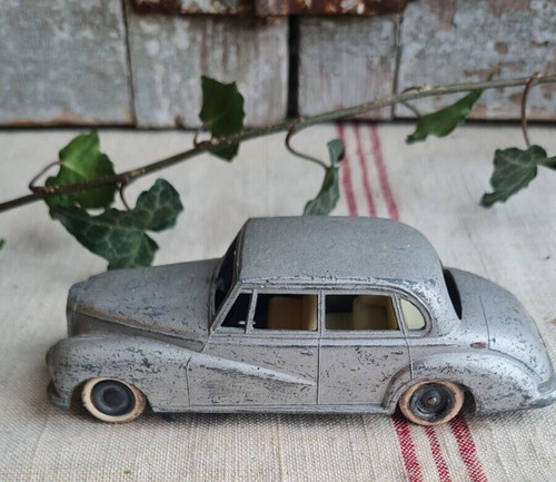 Ancienne voiture solido - ancienne,
