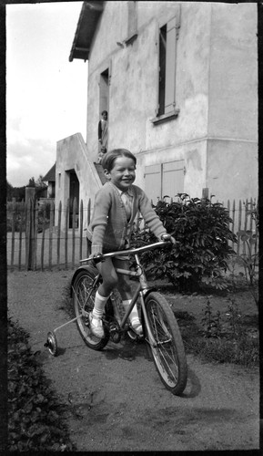 Enfant vélo jardin - à,