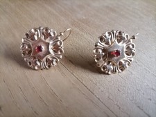 boucles d'oreilles anciennes