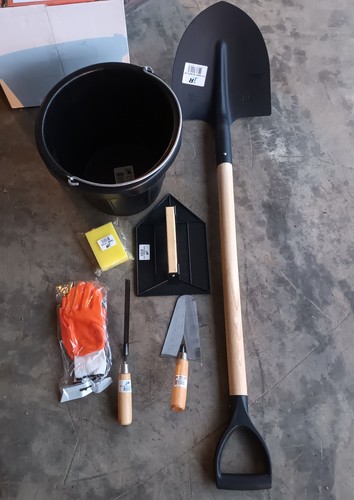 Lot maçon truelle pelle - ,