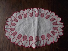 /? LINGE  ANCIEN (  napperon brodé   )  ?  /