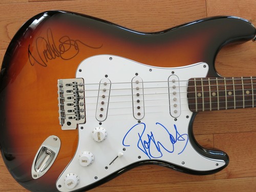 Pink floyd signed fender - pink,
