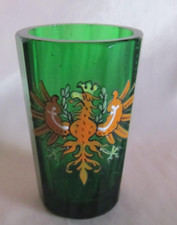 Verre à liqueur vert à