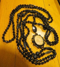 SAUTOIR ancien PERLES JAIS