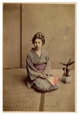 Japon, Jeune femme avec un