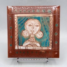 Carreau céramique émaillée scarifiée décor de femme signé Edith Fidler Vallauris