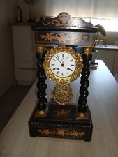 Pendule portique Louis Philippe à colonne torsadée 1830 - 1850 