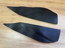 PAIRE DE CAOUTCHOUC DE MARCHE PIED ORIGINE SCOOTER YAMAHA 125 XMAX X-MAX 2024